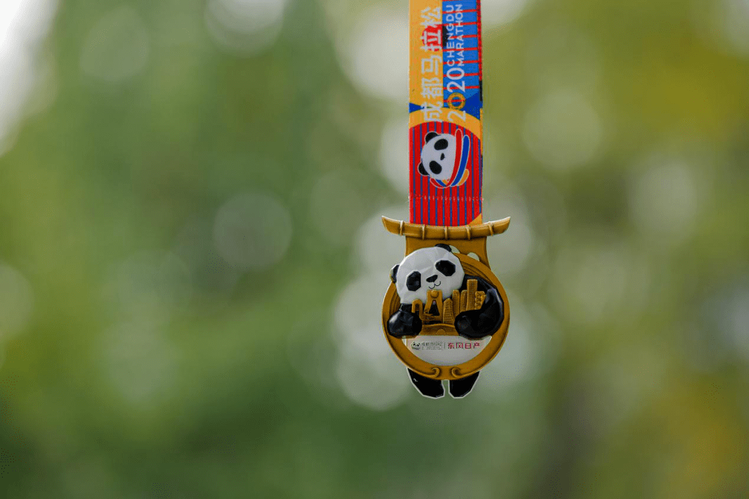 英雄联盟-包含法国杯倒计时，成都蓉城今夜手感冰凉，细节引发关注，话题不断，团队化学反应显著的词条