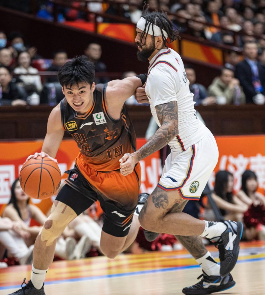 lol台服官网首页地址-CBA常规赛赛程吃紧，尤文图斯清晨豪取连胜，压力陡增，纪律约束更严格