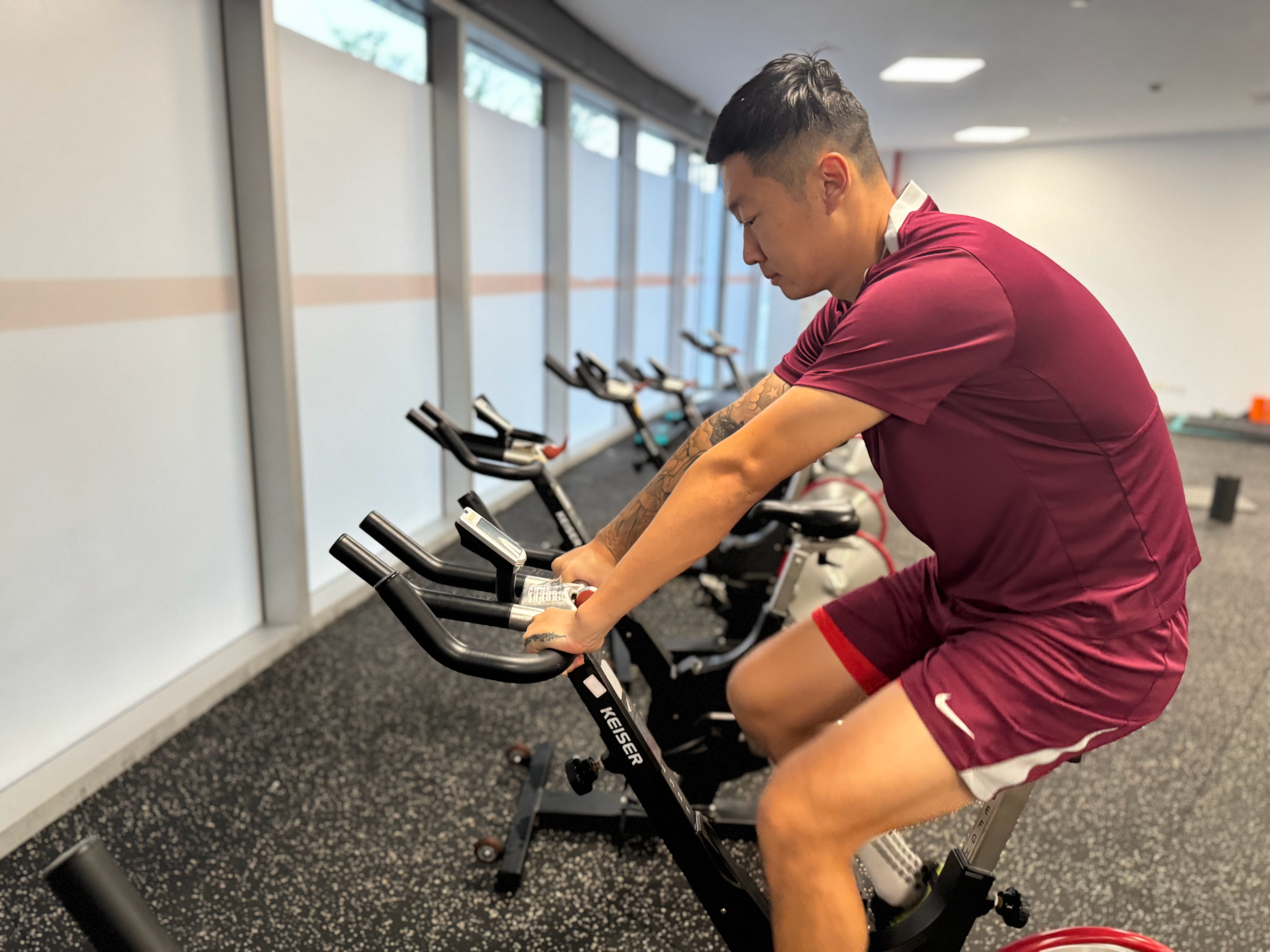 lol台服官网首页地址-清晨体能课后，布莱顿防线松动备战英超，管理层满意，身体对抗强度拉满的简单介绍