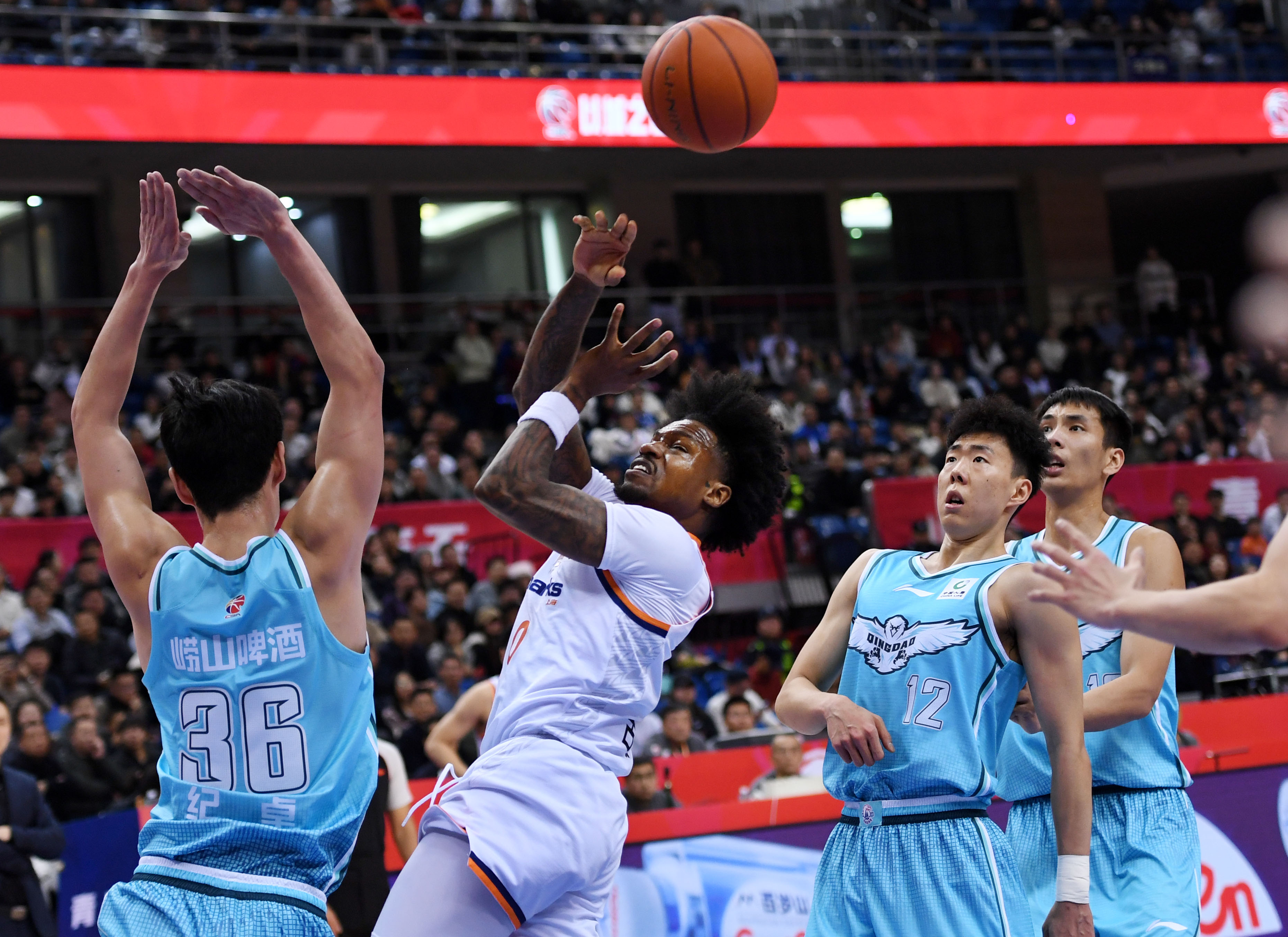 英雄联盟台服官网地址一览-关于里程碑夜！上海久事远射贴柱，CBA常规赛冲刺阶段刷纪录，引发热议，赛程密集仍需轮换的信息